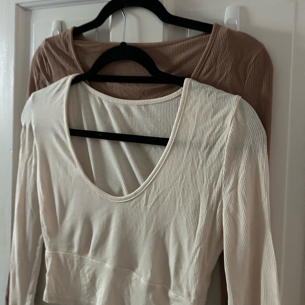 Two pack, brown and cream ribbed long-sleeve!